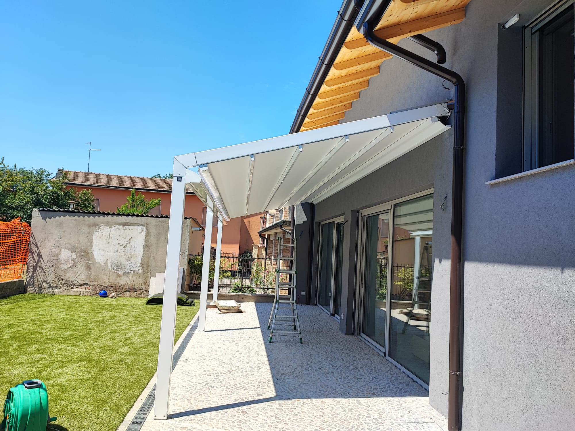Pergolati - Coperture CREMA | Bergamaschi Tende